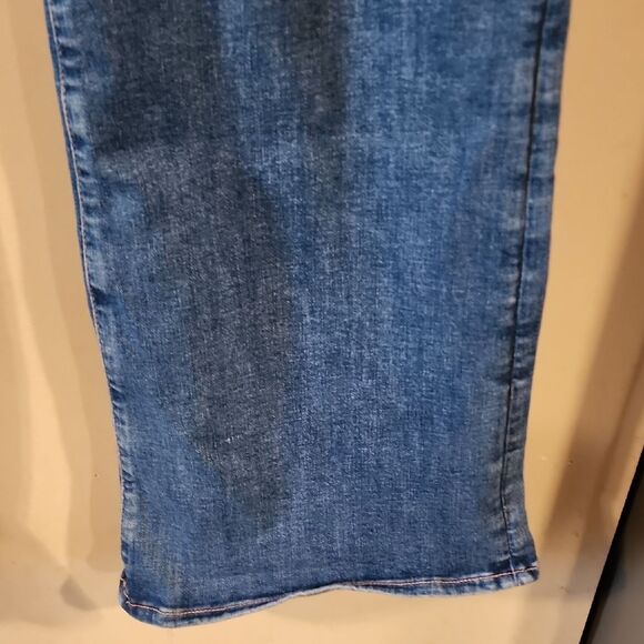 American Eagle Blue Flare Wide Leg Jeans with Modern Fade - Picture 3 of 7